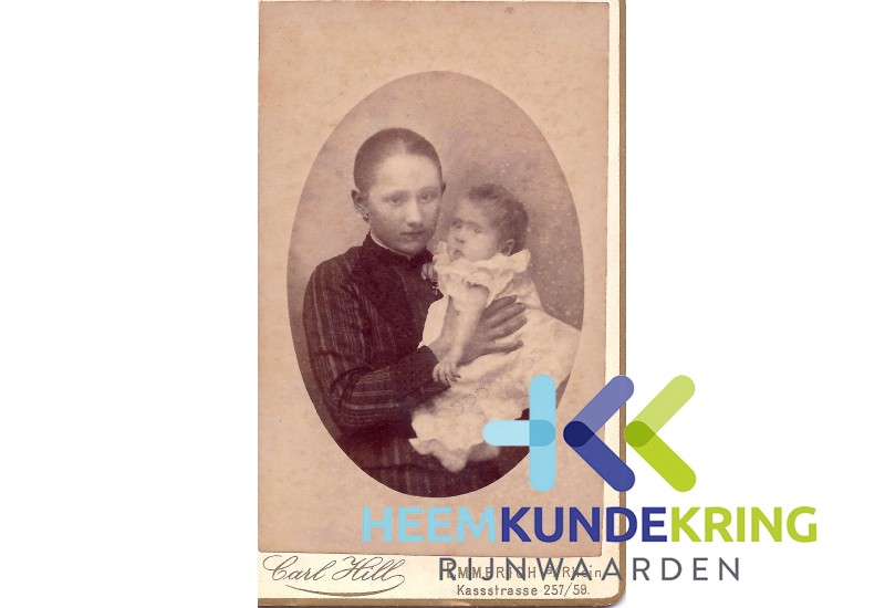 Antonia Muskens met Johanna Peters 1888-1895 Coll. Peters
